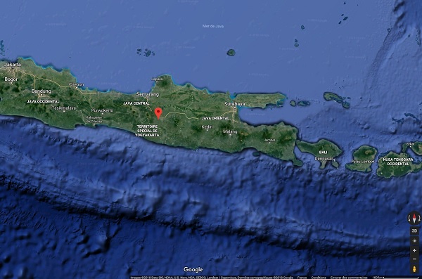 Surabaya est situé à l'est sur l'île de Java - Crédit photo : Google Maps