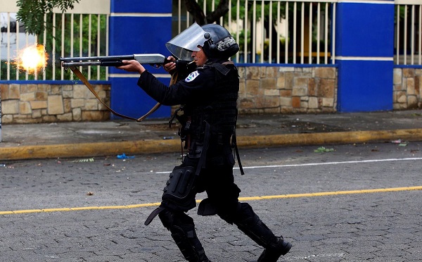Nicaragua, les affrontements entre les contestataires et le pouvoir en place ont déjà fait plus de 100 morts - Crédit photo : compte Twitter @Rayzpda