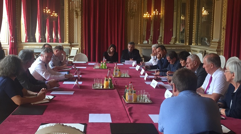 Les maires de 13 stations de montagne et balnéaires présélectionnées pour le dispositif France Tourisme Ingénierie d’assistance aux collectivités locales, avec Christian Mantéi, DG d'Atout France - DR : Compte Twitter Atout France Les maires de 13 stations de montagne et balnéaires présélectionnées pour le dispositif France Tourisme Ingénierie d’assistance aux collectivités locales, avec Christian Mantéi, DG d'Atout France - DR : Compte Twitter Atout France