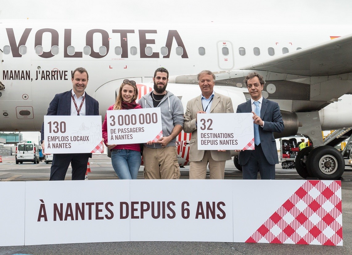 Débora Leroy est l'heureuse gagnante qui s’apprêtait à embarquer pour le vol 2202 à destination d’Ajaccio - Crédit photo : Volotea