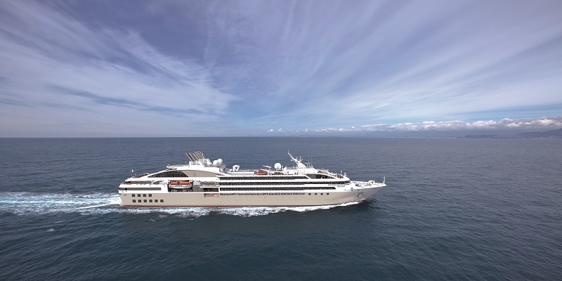 Le Lyrial est l'hôte de nombreuses croisières sur les mers du globes. © PONANT