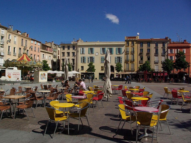 Son statut de ville carrefour, synonyme de passage et d’ancrage, dont celle de la communauté gitane, font de Perpignan une ville à forte personnalité - DR : J.-F.R.