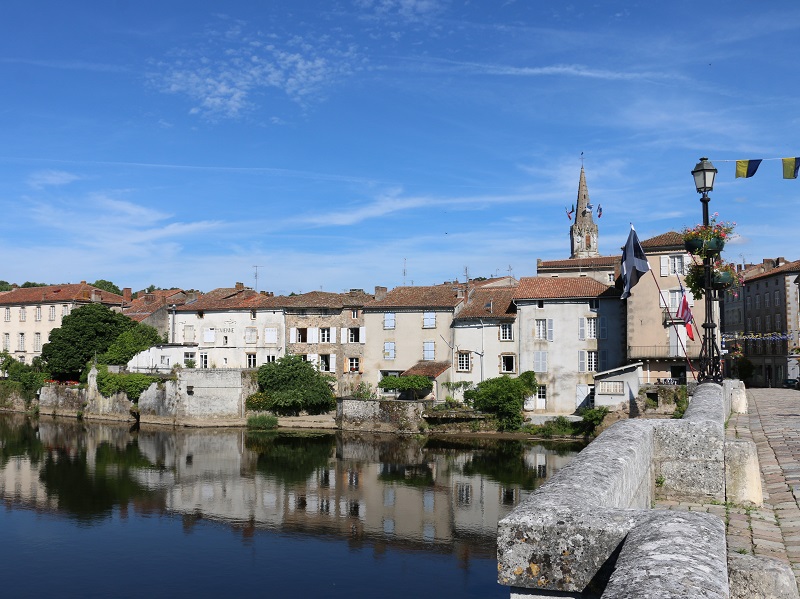 Comme tout territoire des confins, le Confolentais n’est plus tout à fait charentais, mais pas encore vraiment limousin... - DR : J.-F.R.