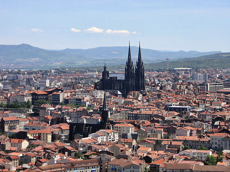 Clermont-Ferrand vu de Montjuzet - photo wikicommons Fabien1309