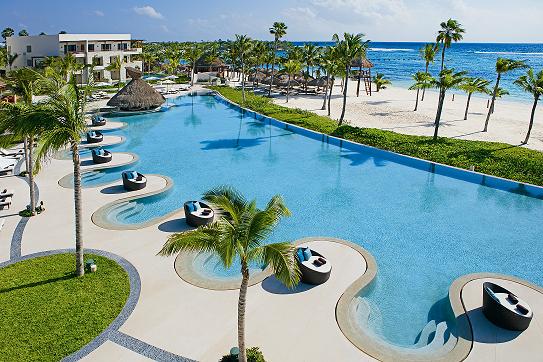Une luxueuse adresse "adults only" : le Secrets Akumal Riviera Maya (5*) de la chaîne AM Resorts.