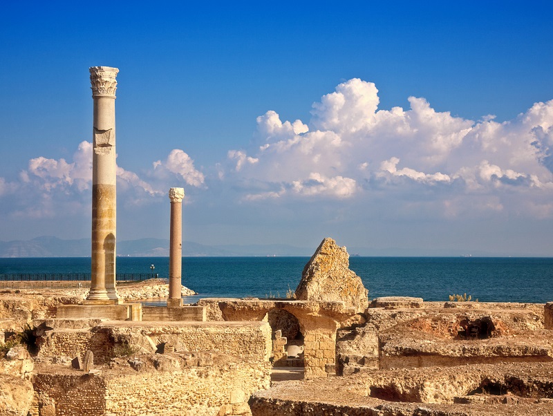 Les ruines des thermes d'Antonin à Carthage, Tunisie - Photo Depositphotos zhuzhu