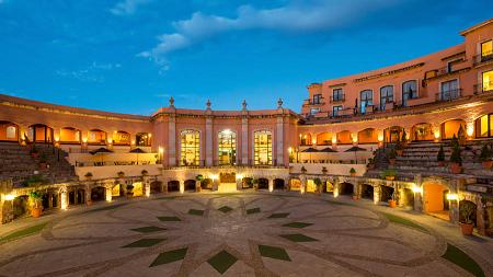 Quinta Real, un hôtel 5 étoiles unique au monde, construit autour d’une arène de tauromachie du 17e siècle. OT Mexique.