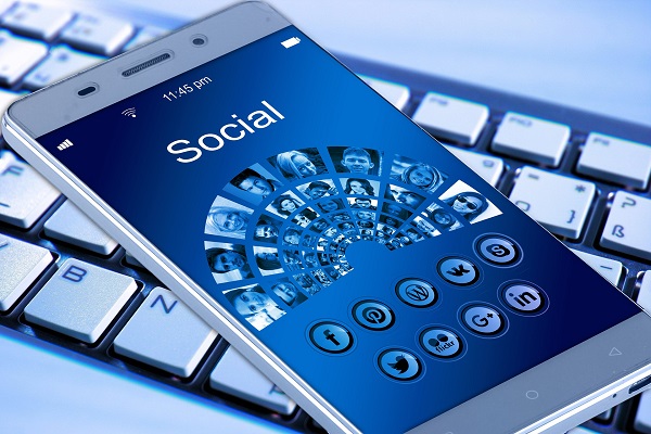 L'utilisation des réseaux sociaux stagnent aux USA - Crédit photo : Pixabay, libre pour usage commercial