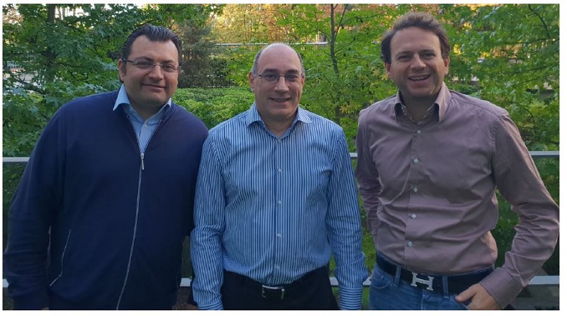 Bernard Molle, entouré de Vidal Chriqui (inventeur du BTU Protocol et co-fondateur) et Hervé Hababou, président