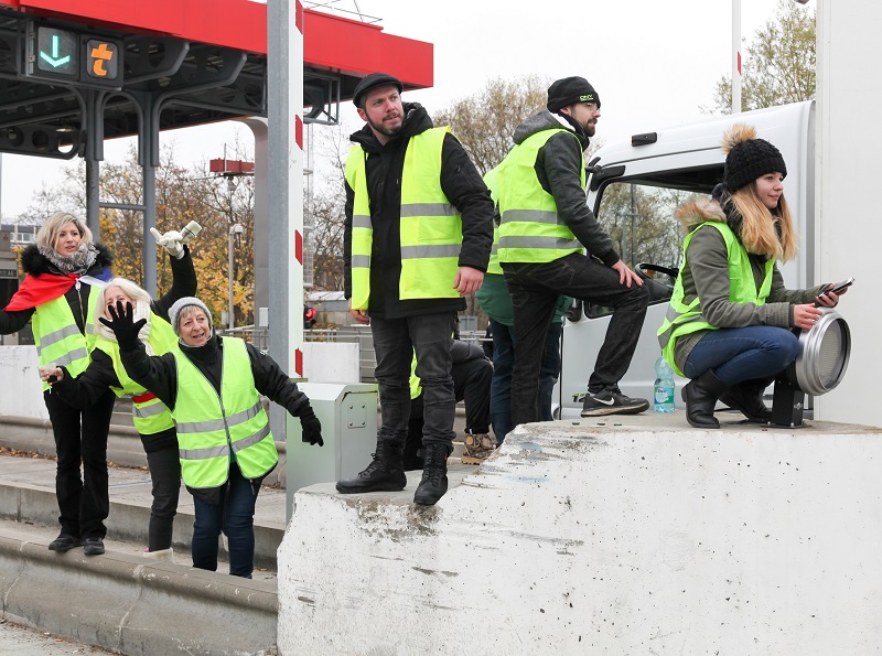 Le mouvement des Gilets Jaunes impacte l'activité touristique en France - Photo Depositphotos.com ricochet69