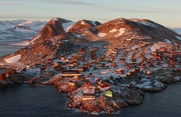 C'est à Ittoqqotoormiit, à l'est du Groenland que se trouve l'hôtel le plus réculé du monde - Crédit photo : Hotels.com
