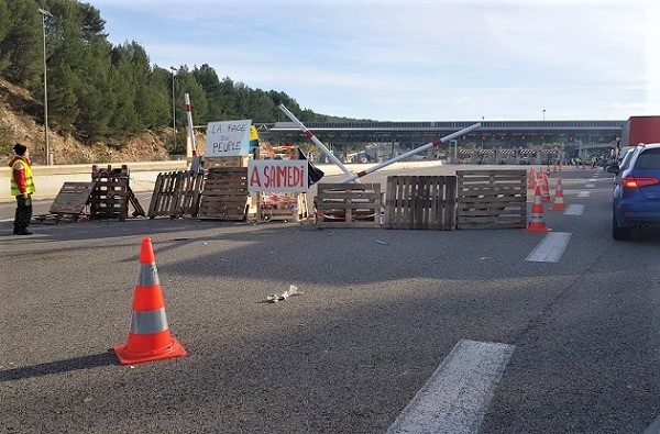 Les barrages et manifestations sont annoncés pour le samedi 1er décembre, par les Gilets Jaunes - Crédit photo : CE Les barrages et manifestations sont annoncés pour le samedi 1er décembre, par les Gilets Jaunes - Crédit photo : CE