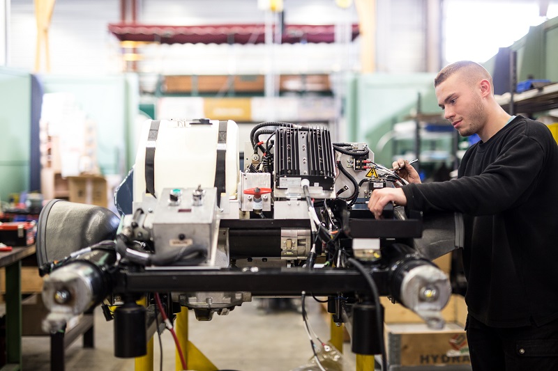 Pour la saison 2018/2019, le parc d'attractions Disneyland Paris recrute massivement, notamment sur des postes technique liés à la maintenance - Disneyland Paris Pour la saison 2018/2019, le parc d'attractions Disneyland Paris recrute massivement, notamment sur des postes technique liés à la maintenance - Disneyland Paris
