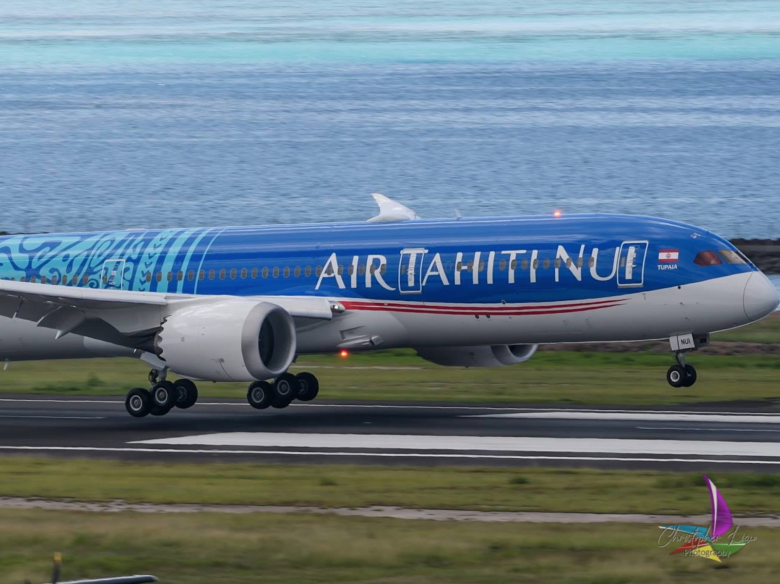 Le nouveau Tahitian Dreamliner, touchant pour la première fois le sol du Fenua, jeudi 17 janvier 2019 - DR : Christopher Liau- PYF Spotters