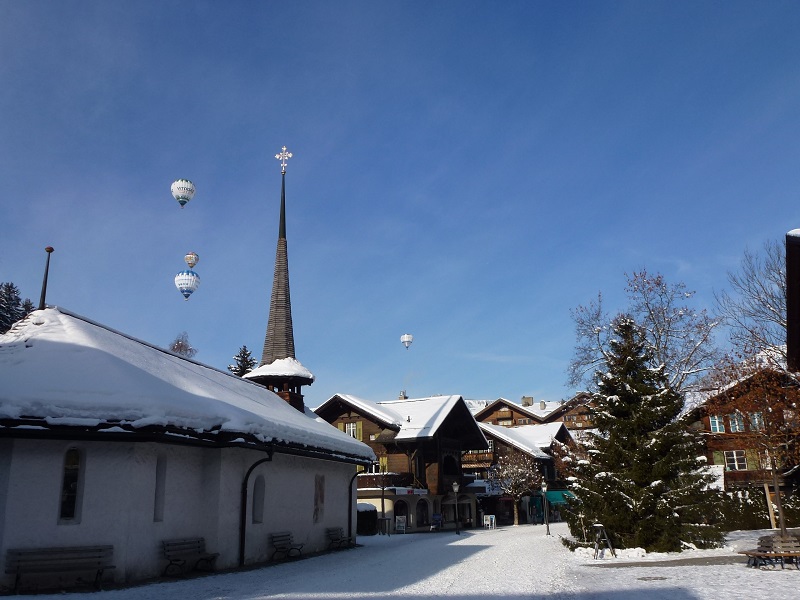 La station offre 200 kilomètres de pistes, dont certaines sont tracées sur un glacier. Et pour le ski de fond, 140 kilomètres sont disponibles - DR : Gstaad Saanenland Tourismus