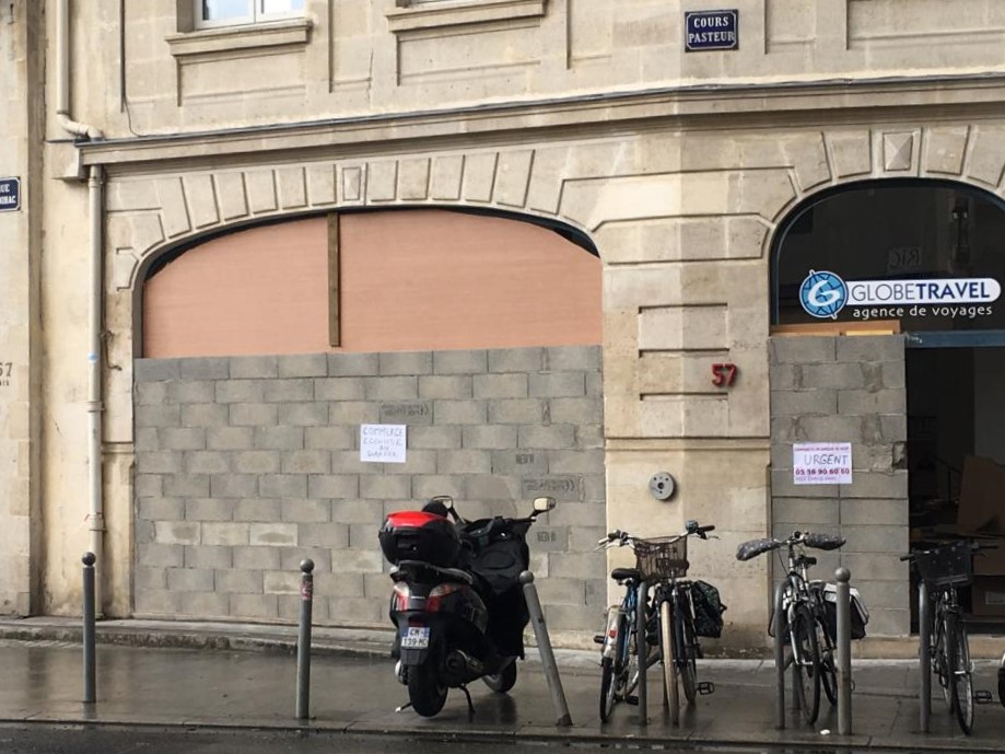 Agence saccagée : après le passage des Gilets Jaunes... la bataille des assurances - Crédit photo : Globe Travel