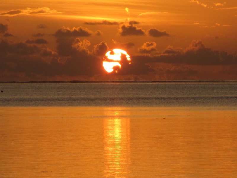 Tous les couchers de soleil en Polynésie sont magnifiques - Photo AL