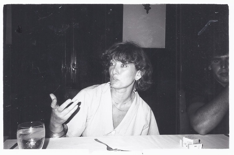 Michèle animant un débat, du temps où elle travaillait comme journaliste chez Tour Hebdo - DR : M.S. Michèle animant un débat, du temps où elle travaillait comme journaliste chez Tour Hebdo - DR : M.S.