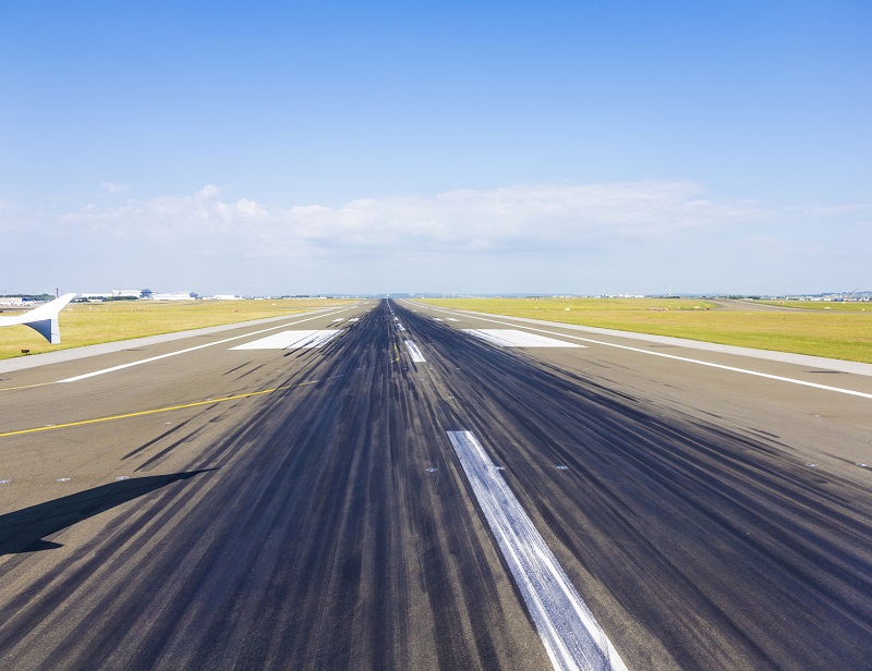 Privatiser nos aéroports parisiens, qui rapportent largement de quoi alimenter les caisses de l’Etat et sont l’un des « fleurons » de notre pays, je reste extrêmement sceptique... - DR : DepositPhotos, Hackman