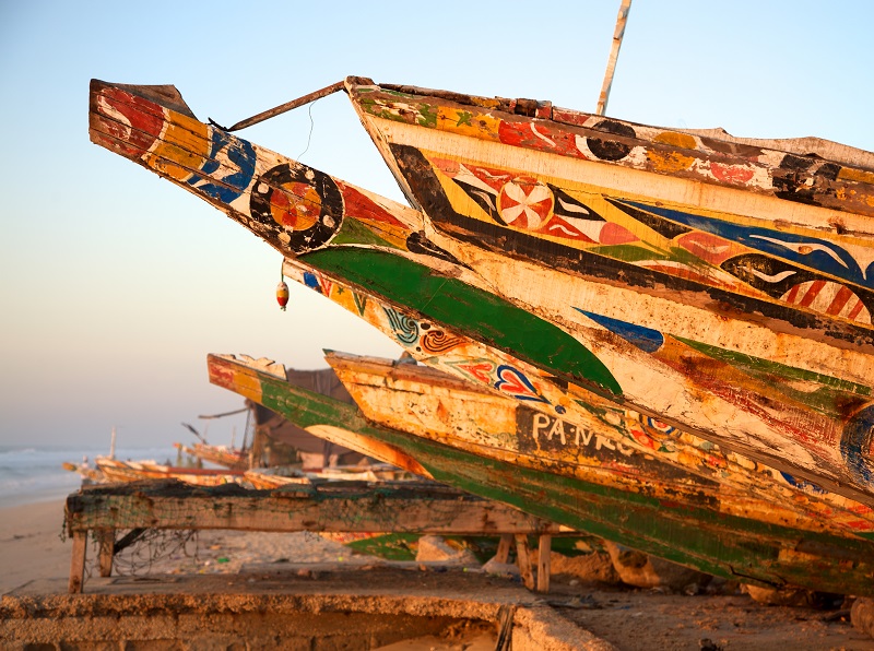 Fabienne David : "je veux mettre à l'honneur des zones et des régions qui ne le sont pas habituellement notamment le Saloum ou le Nord du Pays avec Saint-Louis..."  - Bateaux de pêche Saint-Louis Depositphotos.com Auteur piccaya