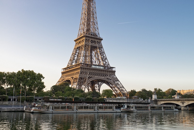 Fin avril 2019, les réceptifs parisiens finalisent leurs recrutements pour la saison estivale, à l'instar de la compagnie de croisières fluviales, Les Bateaux Parisiens, qui recrute encore des billettistes. -  Jean-Pierre Salle.