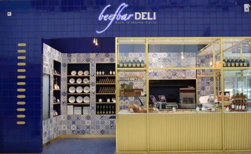 Dans le terminal 1 (zone embarquement Schengen), a ouvert le Beef Bar Deli, qui propose une cuisine italienne - DR : Nice Côte d’Azur Dans le terminal 1 (zone embarquement Schengen), a ouvert le Beef Bar Deli, qui propose une cuisine italienne - DR : Nice Côte d’Azur