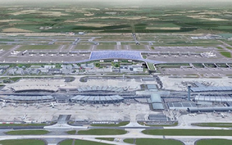 Le futur terminal 4 de Roissy (au second plan selon ce plan d'architecte) pourrait créer plus de 40 000 emplois à l’horizon 2037 selon une étude du GIP Emploi Roissy dévoilée en avril 2019. - DR ADP