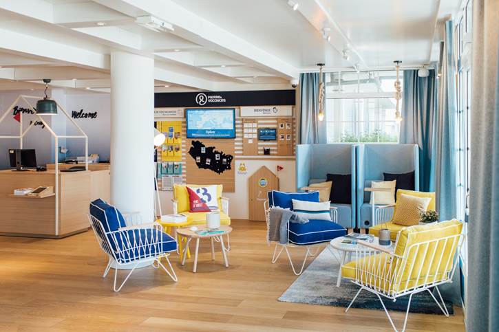 Couleurs, mobilier, espaces thématisés… La réception n’est plus un simple lieu de passage, elle fait désormais partie intégrante du séjour - DR : P&V Couleurs, mobilier, espaces thématisés… La réception n’est plus un simple lieu de passage, elle fait désormais partie intégrante du séjour - DR : P&V