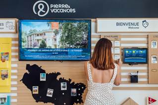 Parmi les éléments phares, un mur regroupant toutes les informations utiles au séjour - DR : P&V Parmi les éléments phares, un mur regroupant toutes les informations utiles au séjour - DR : P&V