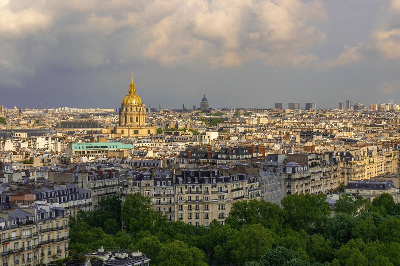 Les vagues de canicules ne sont pas étrangères à la désertion des hôtels parisiens qui affichent une baisse moyenne de 2,3% de l'occupation - Crédit photo : Image parHeidelbergerin de Pixabay