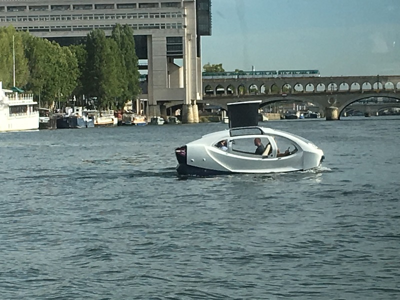 Les « taxis-volants » de SeaBubbles suivent une nouvelle phase de tests du 16 au 19 septembre 2019. Si celle-ci est concluante, une exploitation commerciale pourra être envisagée au printemps 2020. Paris Expérience Group sera le premier opérateur de ces embarcations 100% écologiques. - CL