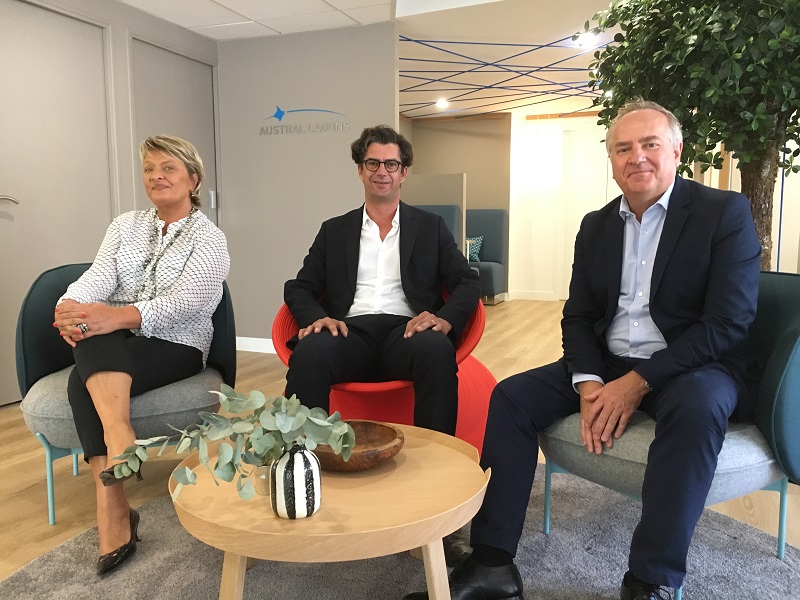 Brigitte Keromen, directrice de production de la zone Pacifique, Hélion de Villeneuve, directeur général et Fabrice Bouillot, directeur de production zone Afrique et Océan Indien d'Austral Lagon. - CL