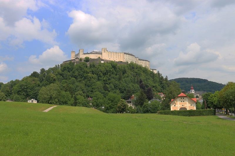 Prenez Mozart, une forteresse, des monastères, des lacs, des villages traditionnels, des montagnes et des mines de sel… et vous obtenez le Salzburgerland, région autrichienne située à deux pas de la frontière allemande - DR : J.-F.R.