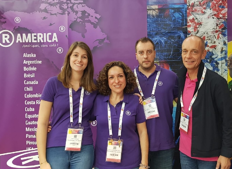Bruno Menu à droite et Maria Larrazabal Innes au centre avec l'équipe (R)America sur l'IFTM Top Resa - Photo CE