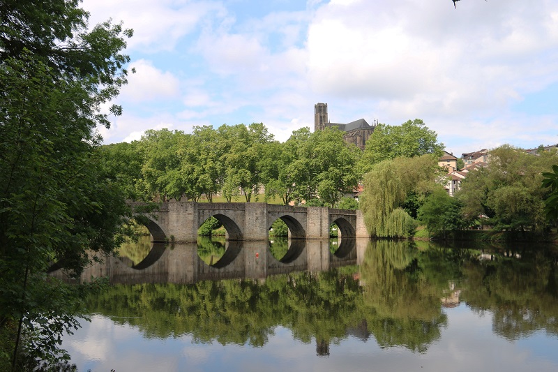 Pour ceux qui veulent découvrir le bas de la ville et les bords de Vienne, cap sur Le Pont Saint-Etienne - DR : J.-F.R.