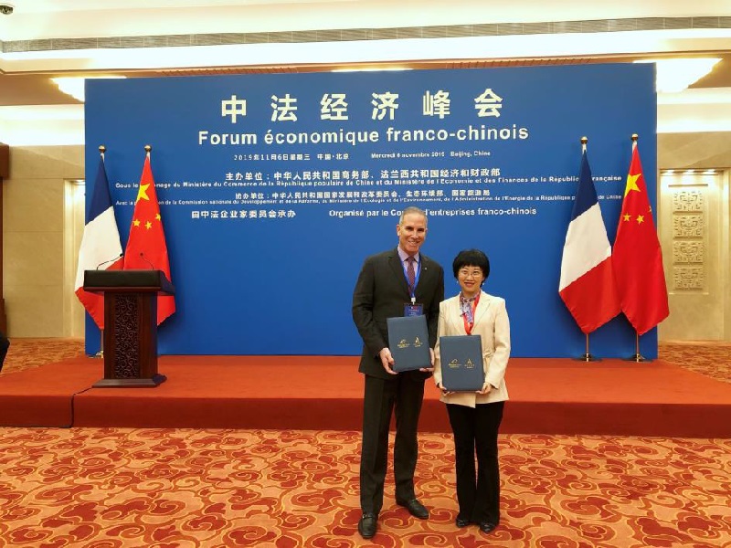 Gary Rosen, Chairman (Accor) et Angel Zhao, Présidente de Fliggy - DR