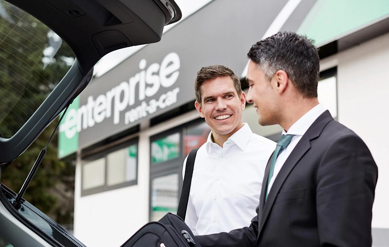 Enterprise propose d’aller chercher les clients directement au lieu de leur choix (domicile, travail, garage), pour les conduire à l’agence et récupérer leur voiture et/ou de les ramener à la fin de leur location - DR : Enterprise