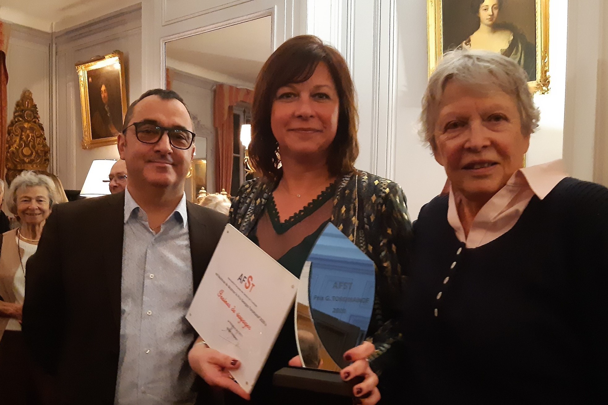 Le trophée a été remis le 7 janvier 2020 par Emmanuel Toromanof au cours de la traditionnelle galette des rois de l’AFST, en présence des membres de l’association et des représentants des partenaires (Amadeus, APG, AVIS, APST et EDV. Associée à cette action, Marianne Chandernagor, directrice de Pole Tourisme chez ComExposium offre à la gagnante du trophée un stand au Salon Mondial du Tourisme qui se tiendra du 12 au 15 mars 2020 à la Porte de Versailles à Paris - DR : M.S.