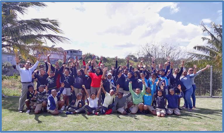 L'Outrigger Mauritius Beach Resort aide l'ONG Atelier de Formation Joie de Vivre, centre pour l’éducation des enfants défavorisés, qui sont exclus du cycle éducatif primaire classique, tout au long de l'année à fournir petit-déjeuner et déjeuner quotidiens à une soixantaine d'enfants - DR : Outrigger Resorts