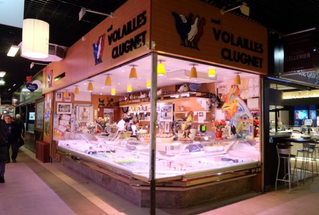 L’indéboulonnable volailler Clugnet, dont les pigeonneaux sont depuis 20 ans livrés à la célèbre « auberge » de Collonges-au-Mont-d’Or - DR : Halles Paul Bocuse