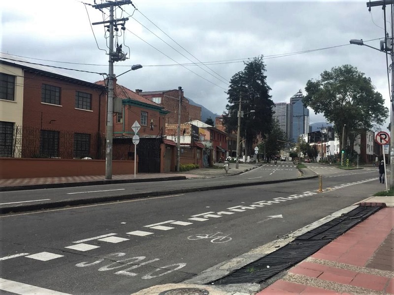 A Bogotá, la vie est à l’arrêt, mais dans de nombreuses villes, le confinement n'est pas suivi par la population face à l'urgence de vivre et gagner de l'argent - DR : Julien Rouyrre A Bogotá, la vie est à l’arrêt, mais dans de nombreuses villes, le confinement n'est pas suivi par la population face à l'urgence de vivre et gagner de l'argent - DR : Julien Rouyrre