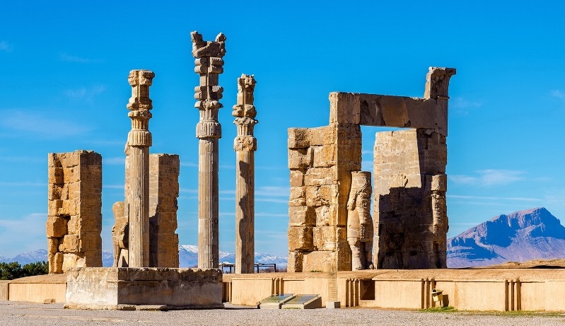 "Quand vous avez des voyageurs qui rentrent émerveillés de leur voyage en Iran, cela nous va droit au cœur en dépit d'une carte coloriée en rouge par le Quai d'Orsay...". Ici, Persépolis - DR