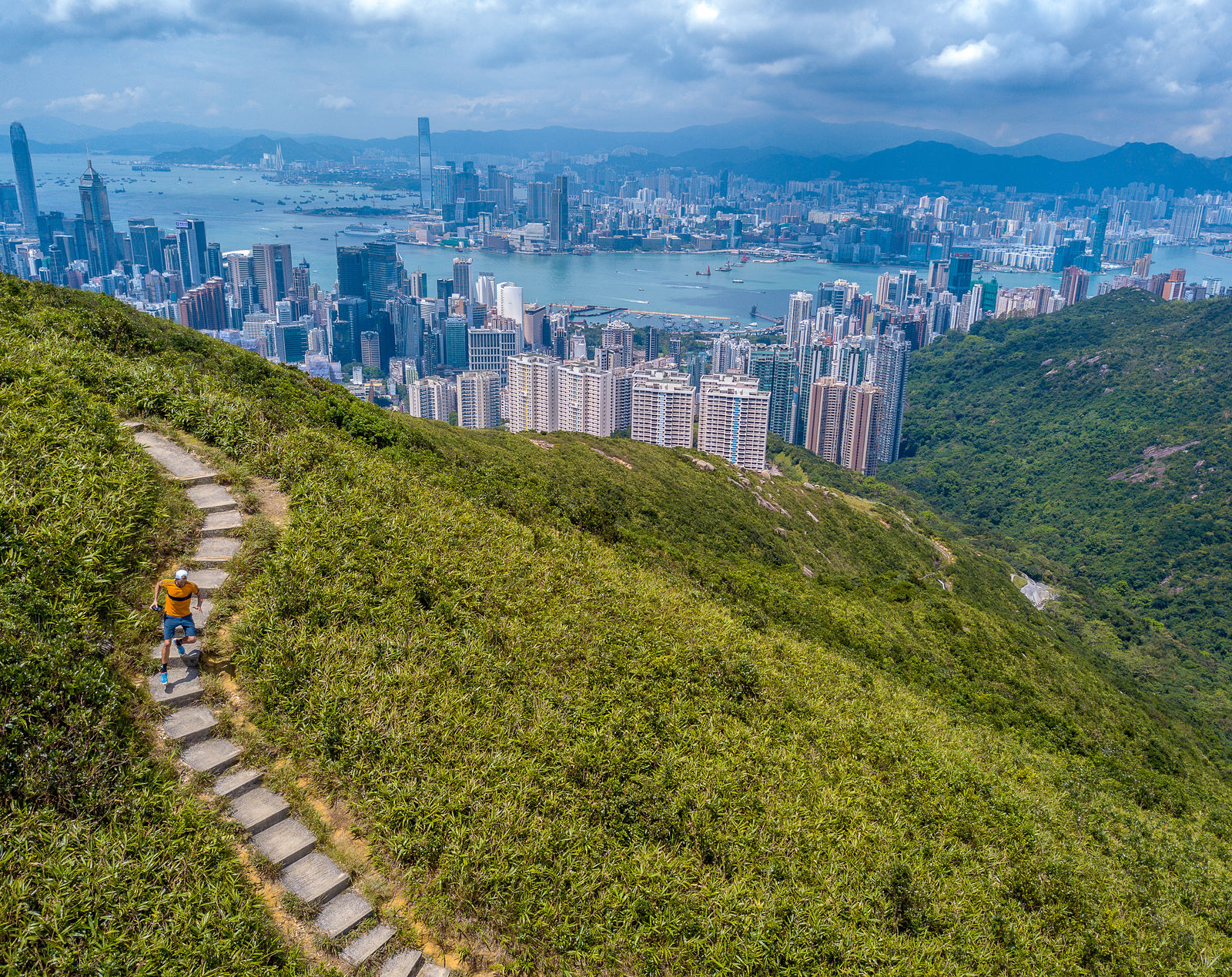 Baie de Victoria depuis les crêtes du nord de l’île de Hong Kong-DR Hong Kong Tourism Board