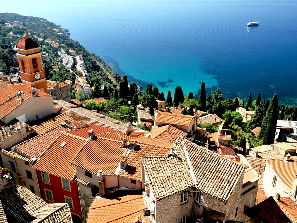 Entre Menton et Monaco, le village médiéval de Roquebrune - Cap Martin, l'un des joyaux de la Riviera - DR : Georges Veran, CRT Côte d'Azur France