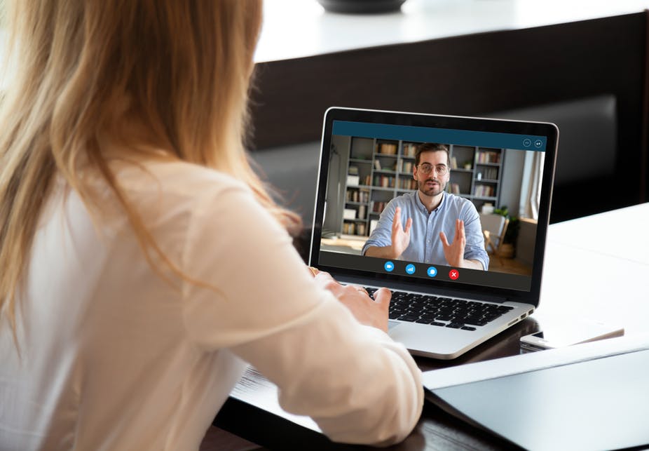 Pendant le confinement, la « proximité dans la distance » a pris le pas sur la « distance dans la proximité ». Fizkes / Shutterstock