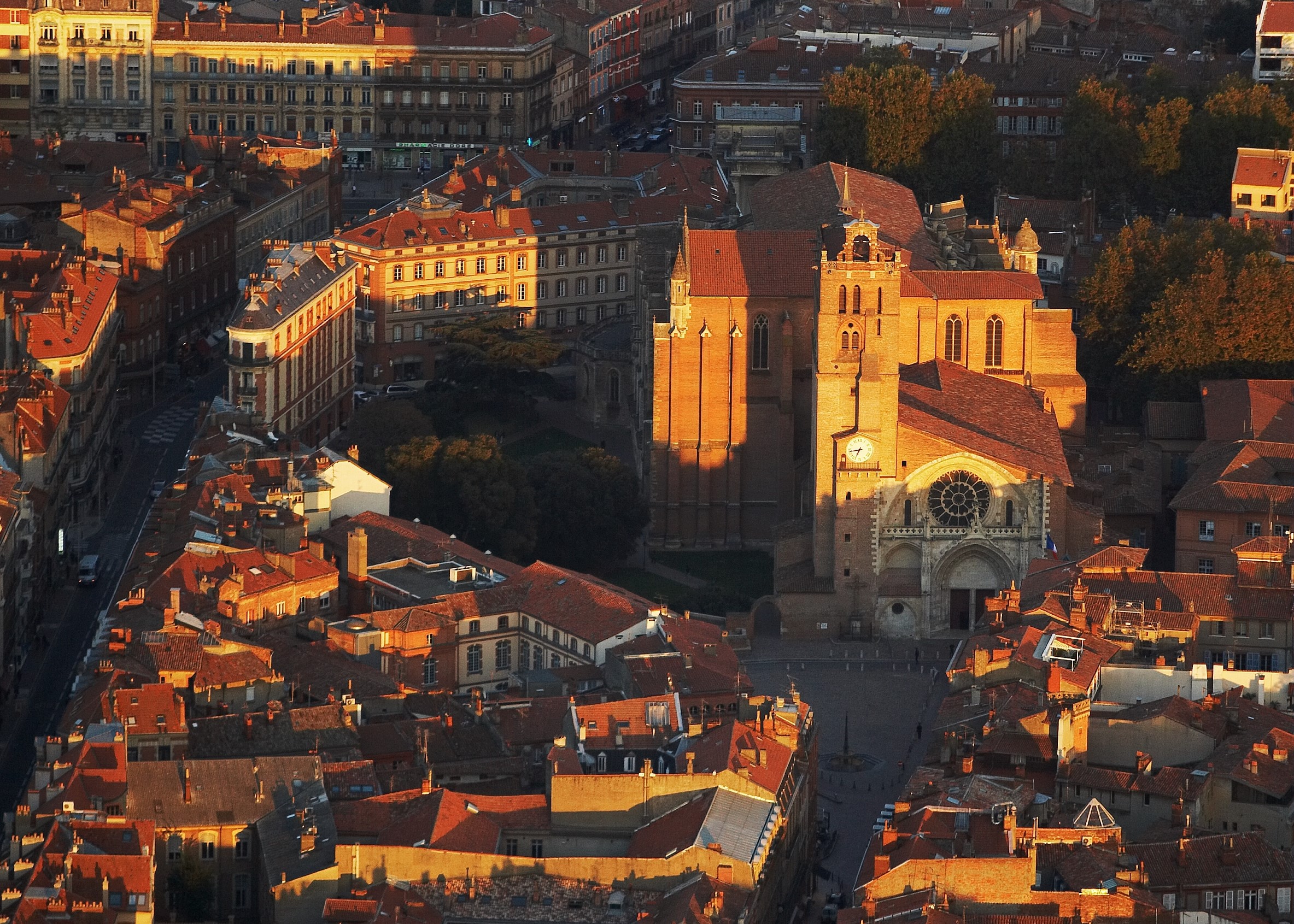 La ville rose au soleil couchant. Christine Chabanette.CRT Occitanie.