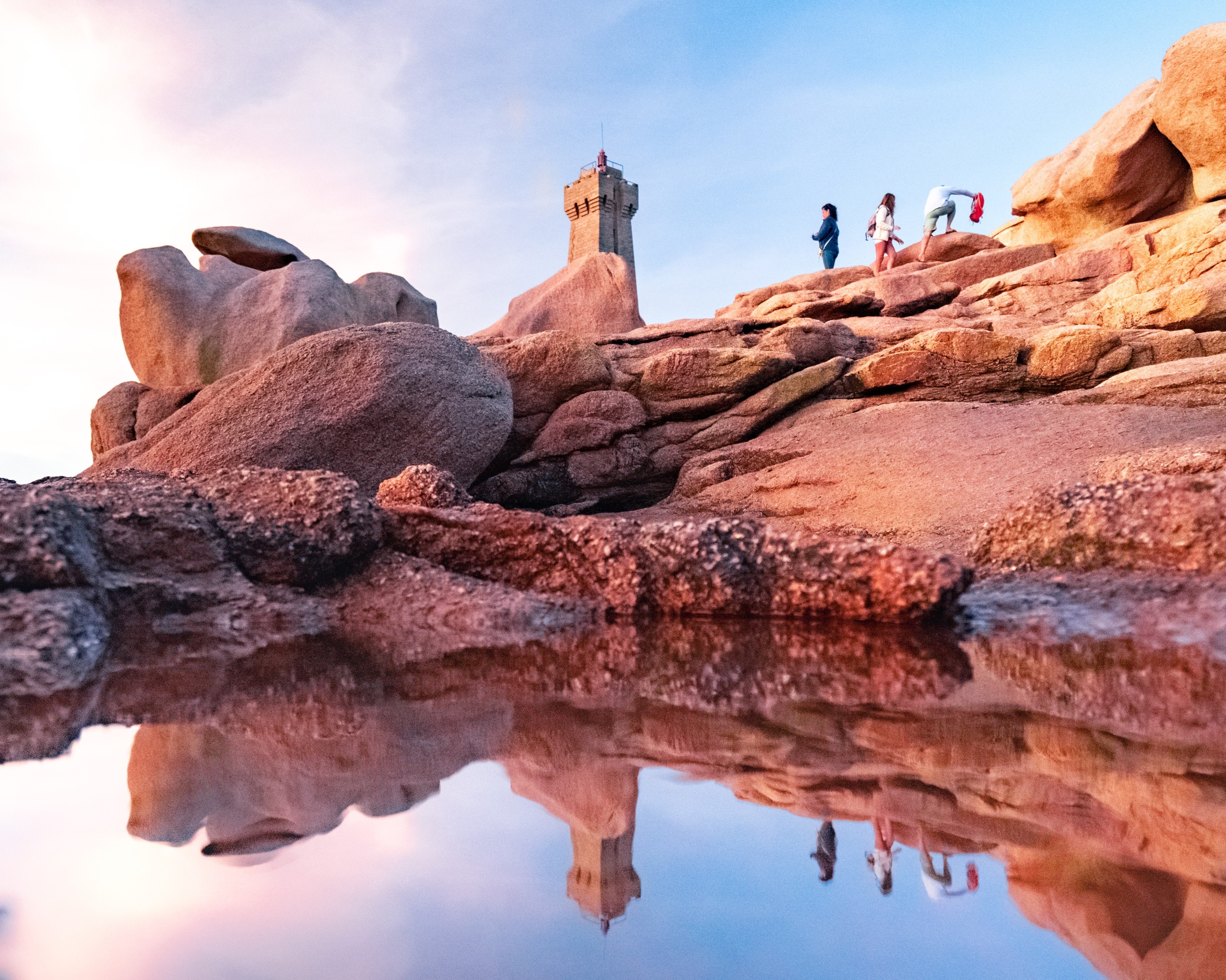 Les étonnants rochers de granit rose autour du phare de Men Ruiz Ploumanaach. Thibault Poriel/SB;