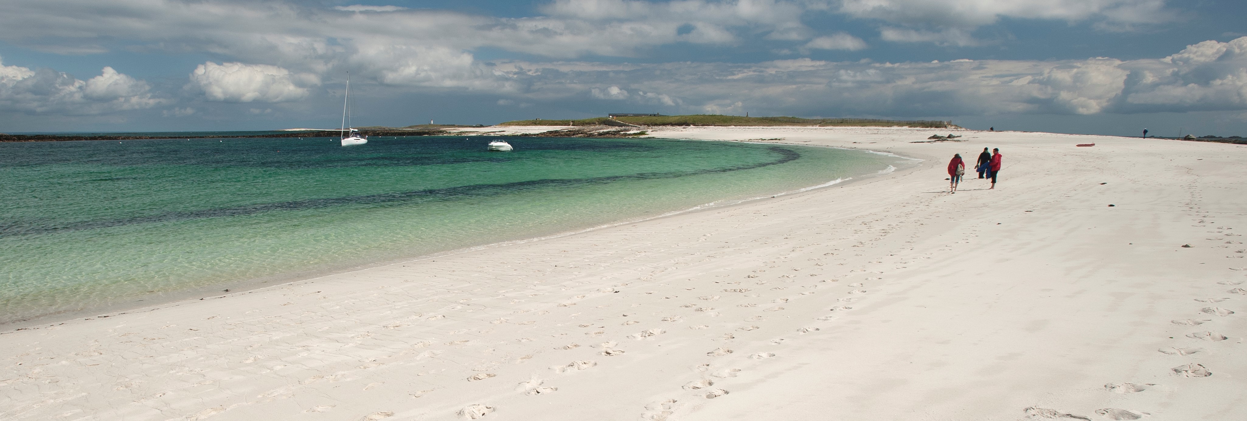 La plage Saint-Nicolas dans l'archipel des Glénan. Emmanuel Berthier.CRT Bretagne.