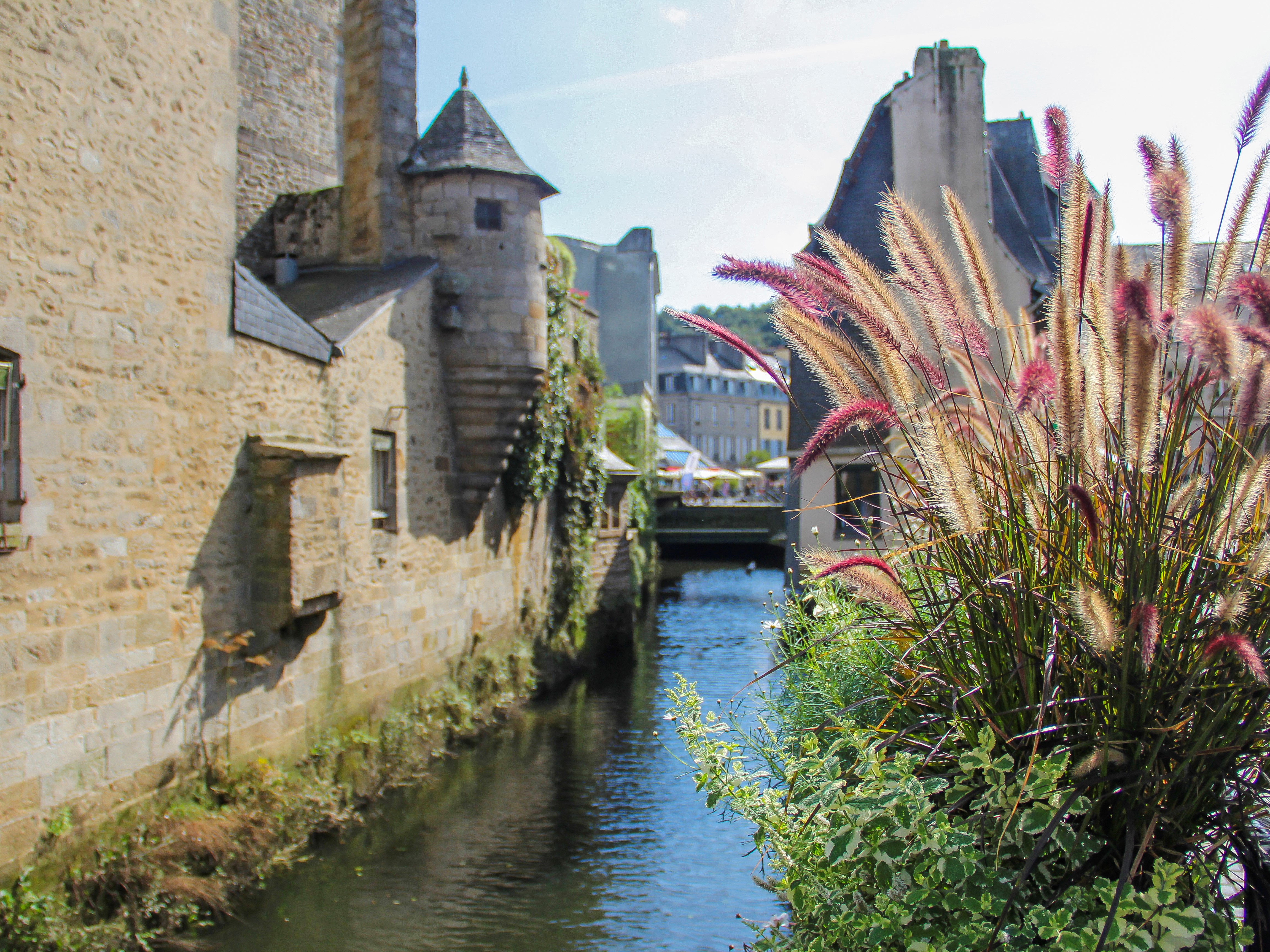 Quimper s’est étendue le long de ses quais fleuris - DR