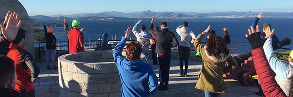 Une journée à Porquerolles, balade pédestre sur l’île pour découvrir son histoire et son patrimoine et pause qi qong face à la grande bleue - DR BDC